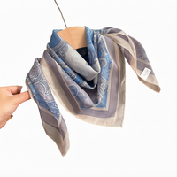 En stock, nouvelle arrivée, foulard en satin de polyester de luxe personnalisé, impression numérique, carré 70*70cm, châle pour femmes adultes