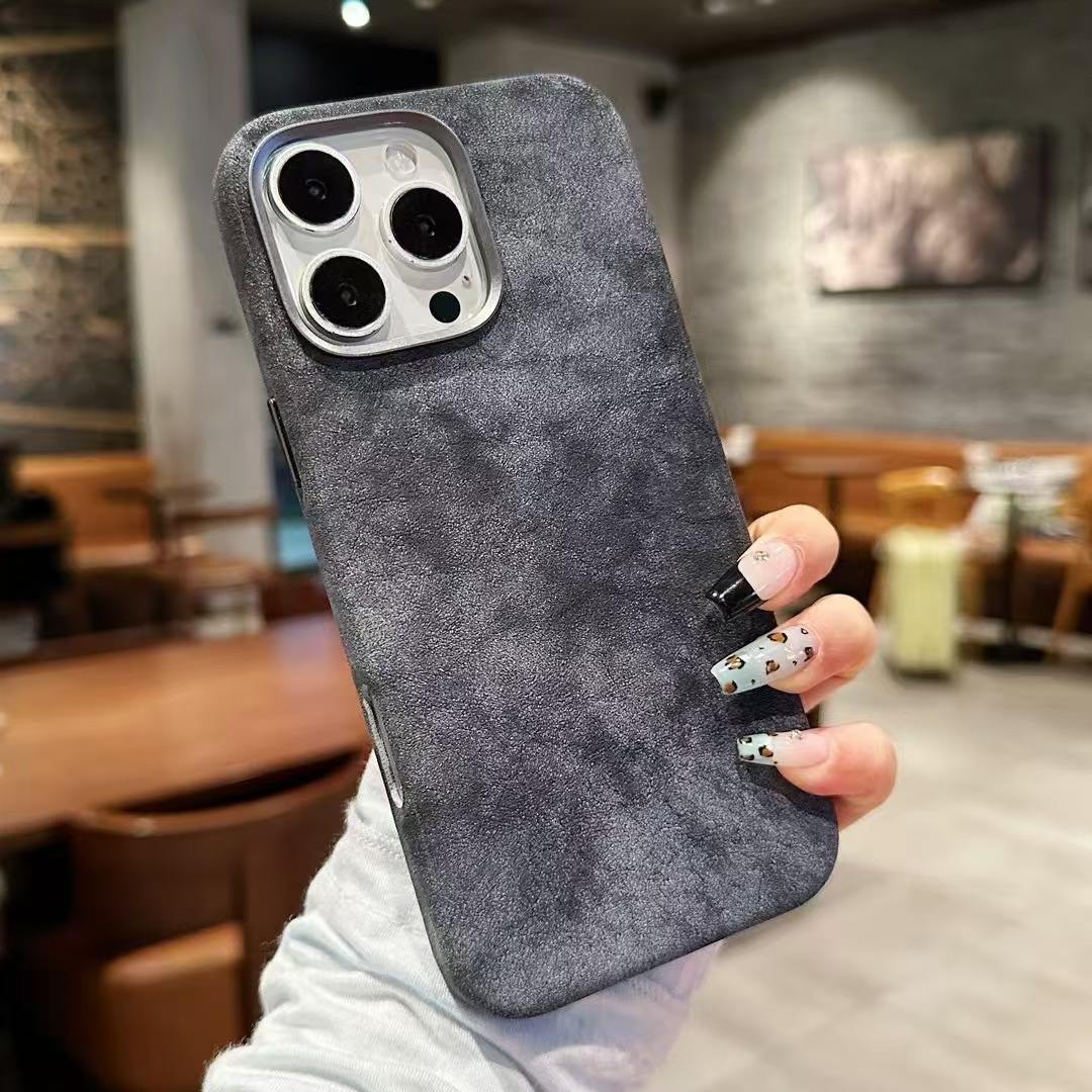 สีเทาเข้ม