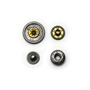Vente d'usine Boutons en alliage de zinc pour thobe, logo personnalisé, bouton-pression carré 12 mm à 4 parties pour vêtements pour hommes - Product Image 5