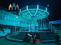 Chaises volantes sur remorque, manège pivotant portable avec lumières LED pour les foires et les festivals