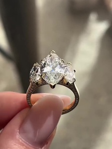 Bague de fiançailles de luxe en or jaune massif 14K 18K avec diamant de laboratoire taille marquise 3 carats et diamants latéraux taille marquise, certifiée IGI D-E-F - Product Image 5