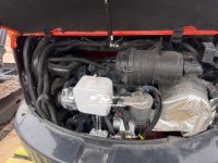 Mini-excavatrice sur chenilles d'occasion Kubota U27 2T avec moteur et système hydraulique fiables, idéale pour les chantiers étroits et les travaux d'aménagement paysager