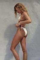 Ensemble bikini femme personnalisé en gros, color block, haut triangle col en V, bas à nouer sur les côtés, 2 pièces, Spandex/Nylon, écologique, contrastant