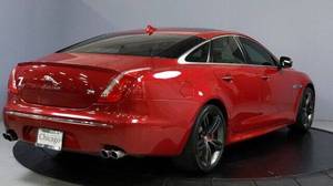 Véhicule d'occasion 2015-2022 XJR Berline 4 portes en cuir clair, propulsion arrière, automatique, régulateur de vitesse adaptatif, pneus R18, conduite à gauche, à vendre - Product Image 5