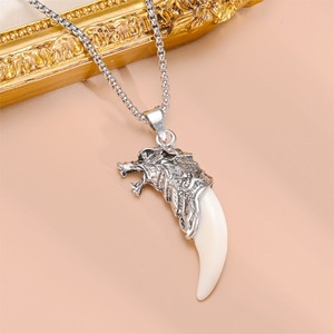 <span class=keywords><strong>Collana</strong></span> <span class=keywords><strong>con</strong></span> Croce in Acciaio Inossidabile Resistente allo Sbiadimento, <span class=keywords><strong>Ciondolo</strong></span> Trendy Gotico a <span class=keywords><strong>Dente</strong></span> di Lupo Hip-hop per Uomo, <span class=keywords><strong>Ciondolo</strong></span> Trendy a Forma di Ali e Teschio - Product Image 5