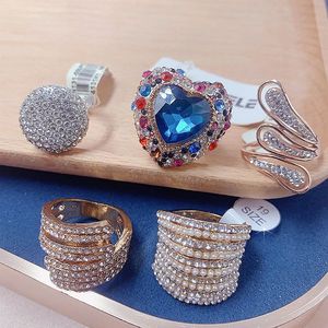 Anillos de Moda al por Mayor 2026, <span class=keywords><strong>Precio</strong></span> Económico, Regalo para Mujer, Chapado en <span class=keywords><strong>Oro</strong></span> de <span class=keywords><strong>18k</strong></span>, Diseño Hueco Punk con Patrón de Flores, Tallas Variadas - Product Image 5