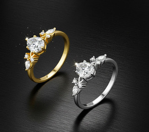 Anillo de Compromiso de Moissanita Chapado en Oro de 18K para Mujer, Corte Pera, Estilo Corona, Engaste de Garras, Anillo de Boda Romántico - Product Image 4