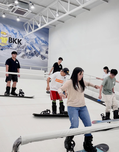 Simulador de Esquí Inteligente para Interiores, Equipo de Entrenamiento de Pista de Esquí Sintética para Centros de Entretenimiento Deportivo Modernos - Product Image 1