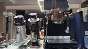 Máquina de Espresso Semiautomática de Doble Caldera Serie DATA con Bomba de Engranajes y Función de Ajuste de Presión - Grado Profesional - Product Image 3