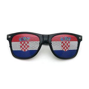 Lunettes personnalisées Coupe du Monde de Football 2026 États-Unis Brésil Canada – Indispensable pour les Fans – Monture Multicolore – Article Promotionnel - Product Image 6
