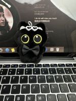 Porte-clés en peluche chat noir aux grands yeux avec nœud papillon et lunettes de soleil en forme de cœur, breloque de sac en peluche douce avec chaîne à billes pour sac à dos, cadeau