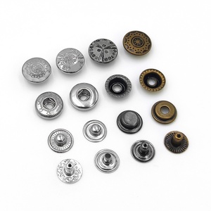 วัสดุสั่งทำพิเศษ ผิวเรียบเนียน โครงสร้างมั่นคง ใช้งานง่าย ประกอบสะดวก กระเป๋าแบบสั่งทำ กระดุมแป๊กแบบสั่งทำ - Product Image 3