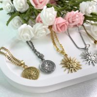 Bijoux de mode plaqué or 18 carats, mélange d'argent, pendentifs 3D Soleil et Lune, collier à crochet en acier inoxydable pour femmes et hommes