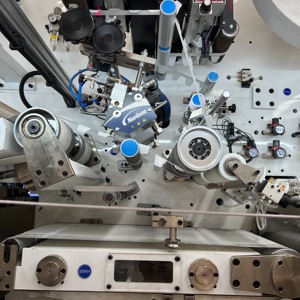 WD China New T Shape <strong>Baby</strong> <strong>Diapers</strong> <strong>Machine</strong> Full Servo Wood Pulp and Paper Product Making Machinery <strong>Diaper</strong> Making <strong>Machine</strong> Price - Product Image 3