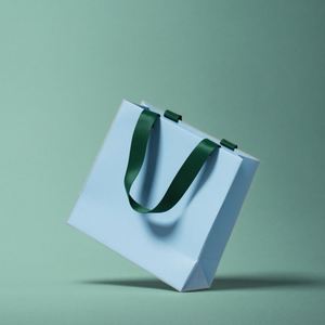 Bolsa de Regalo Personalizada para el Día de San Valentín con Estampado en Caliente sobre Cartón, Materiales Reciclados - Product Image 3