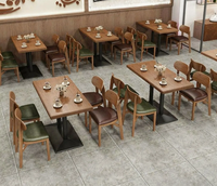 Ensemble complet de mobilier commercial moderne pour café et restaurant : table carrée et chaises en bois de frêne