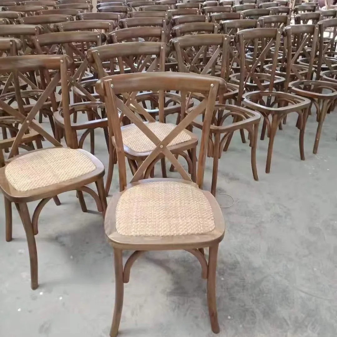 Chaise de salle à manger en rotin à dossier croisé, usine professionnelle x, à accent français, empilable pour fête de mariage