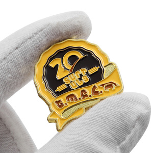 Tùy chỉnh vàng kim loại mềm men logo hình kỷ niệm ve áo Pin huy hiệu với khắc laser - Product Image 4