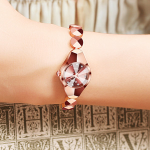 นาฬิกาข้อมือแฟชั่นผู้หญิง BINBOND 220 รุ่นใหม่ ยี่ห้อดัง ตัวเรือนโลหะผสมสีโรสโกลด์ ระบบควอตซ์ กันน้ำ 3ATM สีทังสเตนสตีล ปี 2026 - Product Image 5