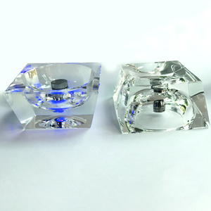 Yearscrystal 3D <span class=keywords><strong>LED</strong></span> ánh sáng cơ sở giá rẻ hình thang Tinh thể thủy tinh đứng cho hiển thị hình cầu xoay năm pha lê thủ công - Product Image 2