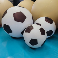 Ballon de football gonflable géant personnalisé avec éclairage LED pour la publicité en plein air et les événements