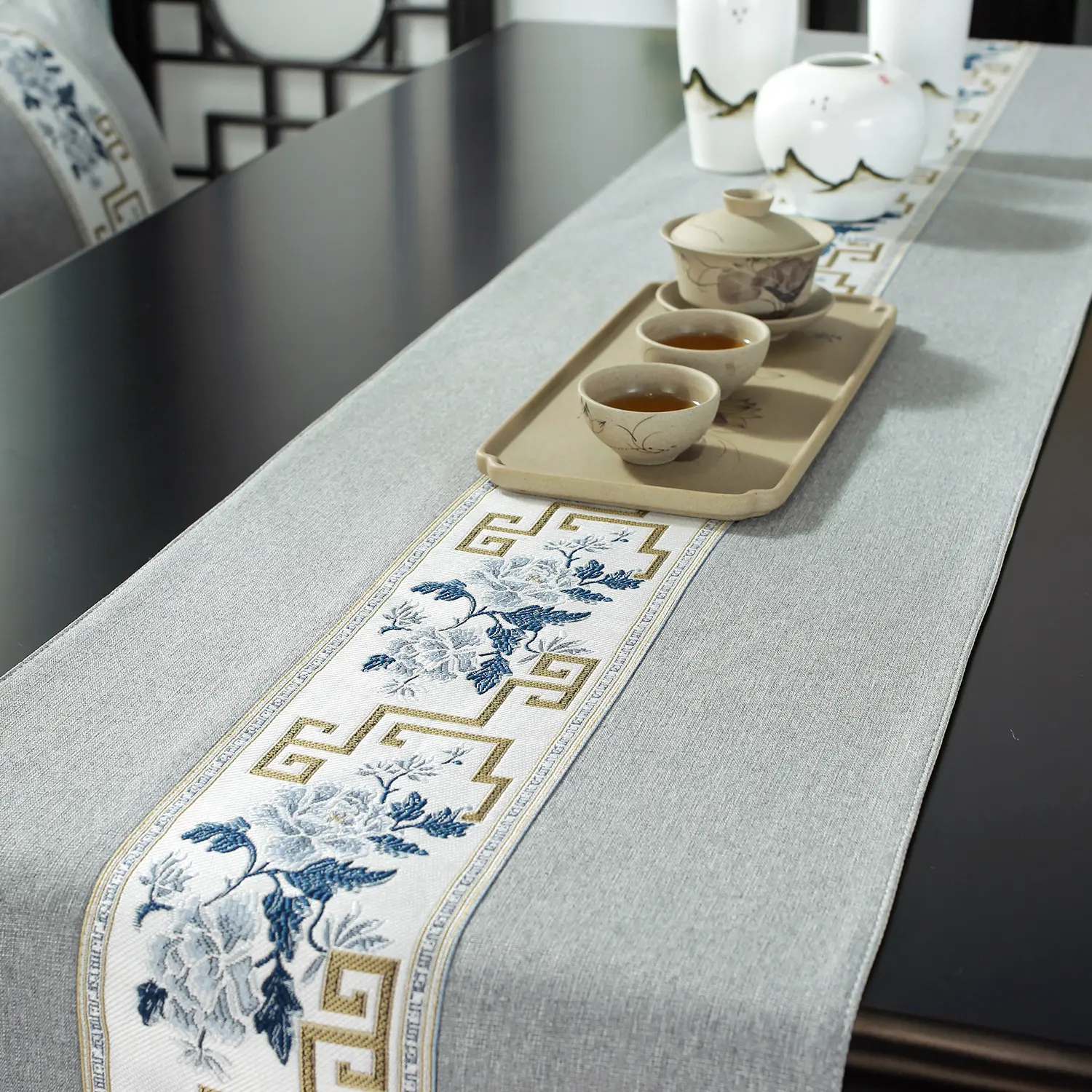 刺繍リネンテーブルプレースマット付きの新しいクラシックポストモダン長方形ポリエステルテーブルランナー