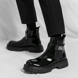 Bottes montantes pour hommes en PU, style coréen, à bout rond, nouvelle collection, tendance, semelle épaisse, à lacets, toutes saisons - Product Image 1