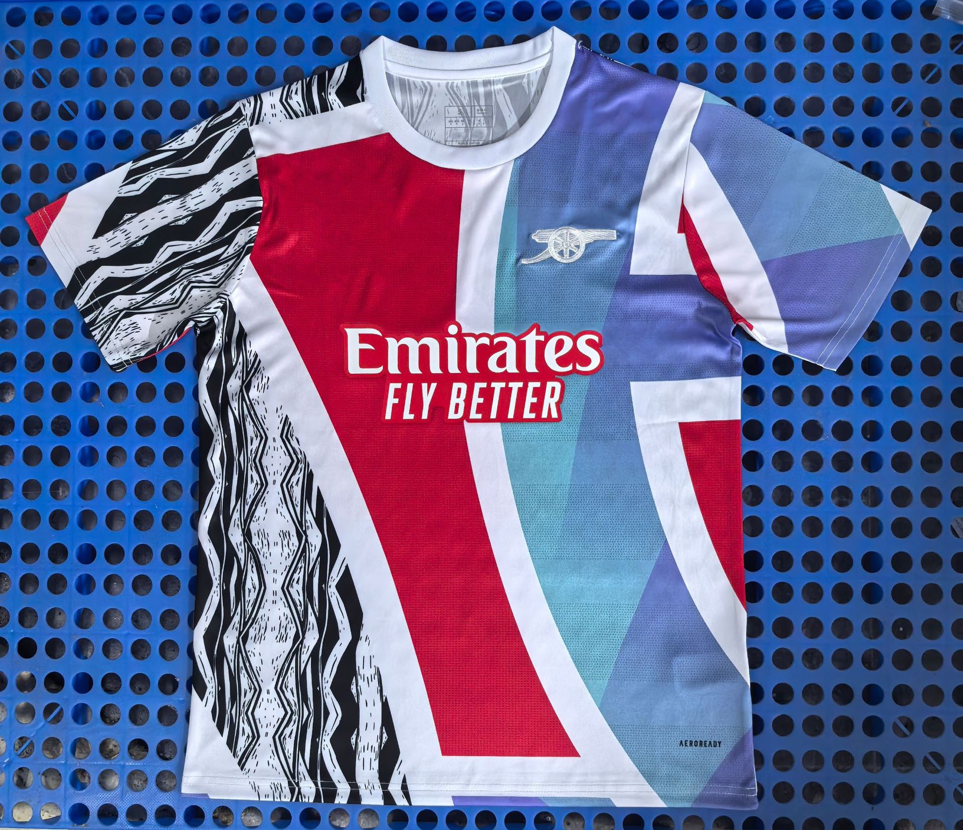 Divisa da allenamento colorata dell'Arsenal 24-25