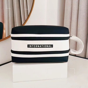 Neceser de viaje de PU de doble capa Bolsas de lavado de cosméticos con cremallera doble personalizadas a la moda con asa para viajes de mujer - Product Image 3