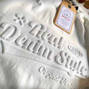 T-shirt personnalisé en coton 230g, gaufré 3D, coupe oversize, col rond, pour homme, avec logo en relief imprimé - Product Image 4