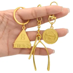 Oem promosyon özelleştirmek çinko alaşım altın kaplama anahtarlık anahtarlık özel logo metal anahtar zincirleri kolye ile