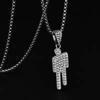 Collier pendentif style streetwear avec figurine inclinée (style Billie) incrustée de strass, design créatif de style occidental