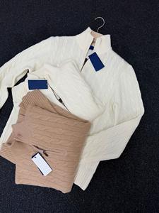 NARI Pull pour hommes en laine de cachemire mélangée avec fermeture à glissière vers le haut tricoté avec col roulé brodé de logo pour unisexe - Product Image 4