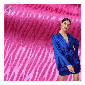 Màu Tím sáng <span class=keywords><strong>100</strong></span> <span class=keywords><strong>Polyester</strong></span> báo mô hình Jacquard <span class=keywords><strong>satin</strong></span> vải cho không tay váy phong cách sexy - Product Image 1