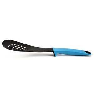 Venta caliente 6 uds <span class=keywords><strong>utensilios</strong></span> de <span class=keywords><strong>cocina</strong></span> de nailon con mango TPR <span class=keywords><strong>utensilios</strong></span> de <span class=keywords><strong>cocina</strong></span> para acampar organizados - Product Image 6