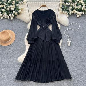 Abbigliamento di Lusso per Donne con Ricami Floreali e Maniche a Lanterna - Product Image 3