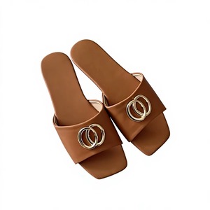 Sandales plates de luxe en cuir véritable matelassées pour femmes, mules à bout ouvert/carré, pour l'été, le quotidien, l'extérieur et la marche décontractée - Product Image 3