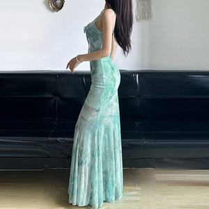 Robes maxi pour femmes vert clair, écologiques, unies, respirantes, à taille naturelle, imprimées, en maille, à bretelles spaghetti, style halter, tendance - Product Image 2