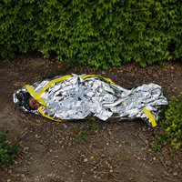 Sac de couchage d'urgence léger, portable, réfléchissant, en Mylar thermique, pour la survie des sans-abri