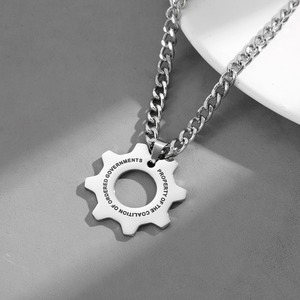 Colar de Aço Inoxidável com Pingente de Engrenagem Mecânica Hip Hop, Corrente de Aço Titânio Antiferrugem, Gargantilha para Homens e Mulheres - Product Image 4