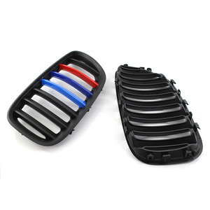 กระจังหน้า BMW X5 E53 สีดำด้าน สไตล์ M สำหรับรุ่นปี 2004-2006 แบบอัพเกรด - Product Image 2