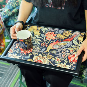 الأكثر مبيعًا لطاولة المائدة المطبوعة المخصصة صديقة للصدر صينية خشبية علوية مع وسادة - Product Image 6