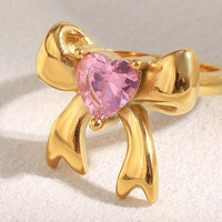 Dreamshow Bague Coeur Zircon Rose Bague Chevalière Design Arc Bague de Fiançailles Plaqué Or Bijoux en Acier Inoxydable