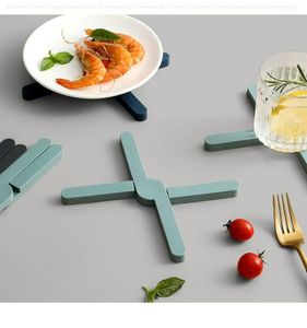 Tapis de cuisine en silicone en forme de X et sous-plats pliables antidérapants isolants thermiquement extensibles pour casseroles et plaques chauffantes - Product Image 2
