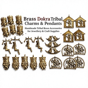 Pendentifs en laiton faits à la main sur le thème du Dokra, style bohème mixte, décoration murale |   Fournitures d'artisanat ethnique en gros du Madhya Pradesh - Product Image 1