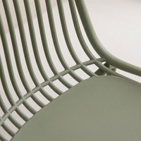 Chaise de salle à manger élégante en plastique PP, empilable et peu encombrante, avec dossier côtelé, idéale pour bistrot, café, intérieur, extérieur et jardin