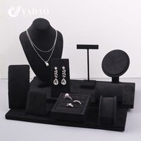 Présentoir noir de luxe pour bijoux à bricoler soi-même Collier en daim personnalisé Boucle d'oreille Bracelet Bague Bijouterie Présentoir de vitrine