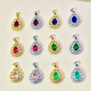 Pendentif Solitaire Goutte d'eau en Zircon Taillé Poire, Sertissage Clos, Métal Plaqué, Bijou Charme pour Usage Quotidien - Product Image 2