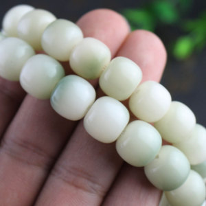 สร้อยข้อมือลูกปัดหยกสีขาว 10x11 มม- 19 ชิ้น สำหรับทุกเพศ ใส่ได้ทุกวัน เครื่องประดับสไตล์ชาติพันธุ์ รูปทรงเรขาคณิต รูปทรงลูกบอล - Product Image 4