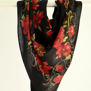 Écharpe longue en cachemire romantique, motif floral, 3 palettes de couleurs, respirante, automne, accents rouges, or et doré. - Product Image 3